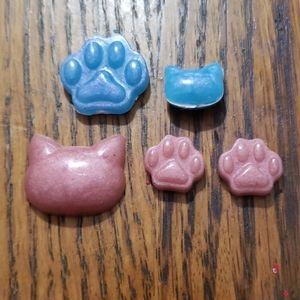 Resin Cat paw charms!